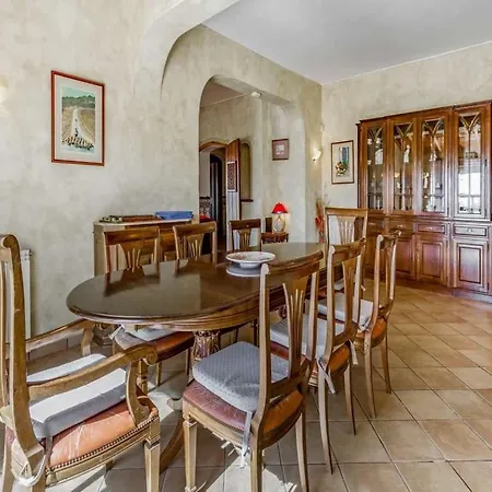 Vila Stylish Carvoeiro - Short Walk To Centre - Private Pool - Serena - Algarve *