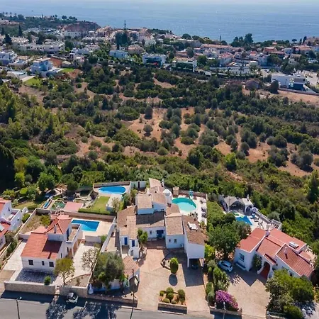 Vila Stylish Carvoeiro - Short Walk To Centre - Private Pool - Serena - Algarve