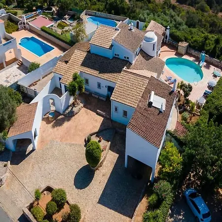 Villa Stylish Carvoeiro - Short Walk To Centre - Private Pool - Serena - Algarve *