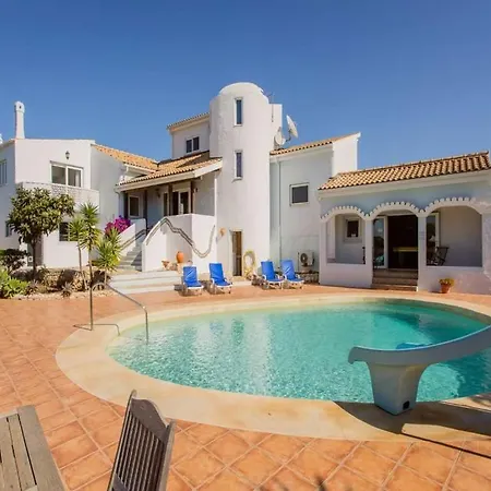 Stylish Carvoeiro - Short Walk To Centre - Private Pool - Serena - Algarve קארבואירו