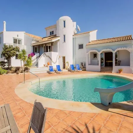 Stylish Carvoeiro - Short Walk To Centre - Private Pool - Serena - Algarve וילה *